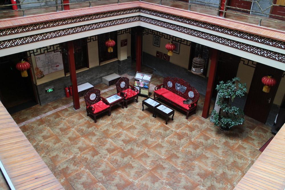 Hotel Hyde Courtyard
