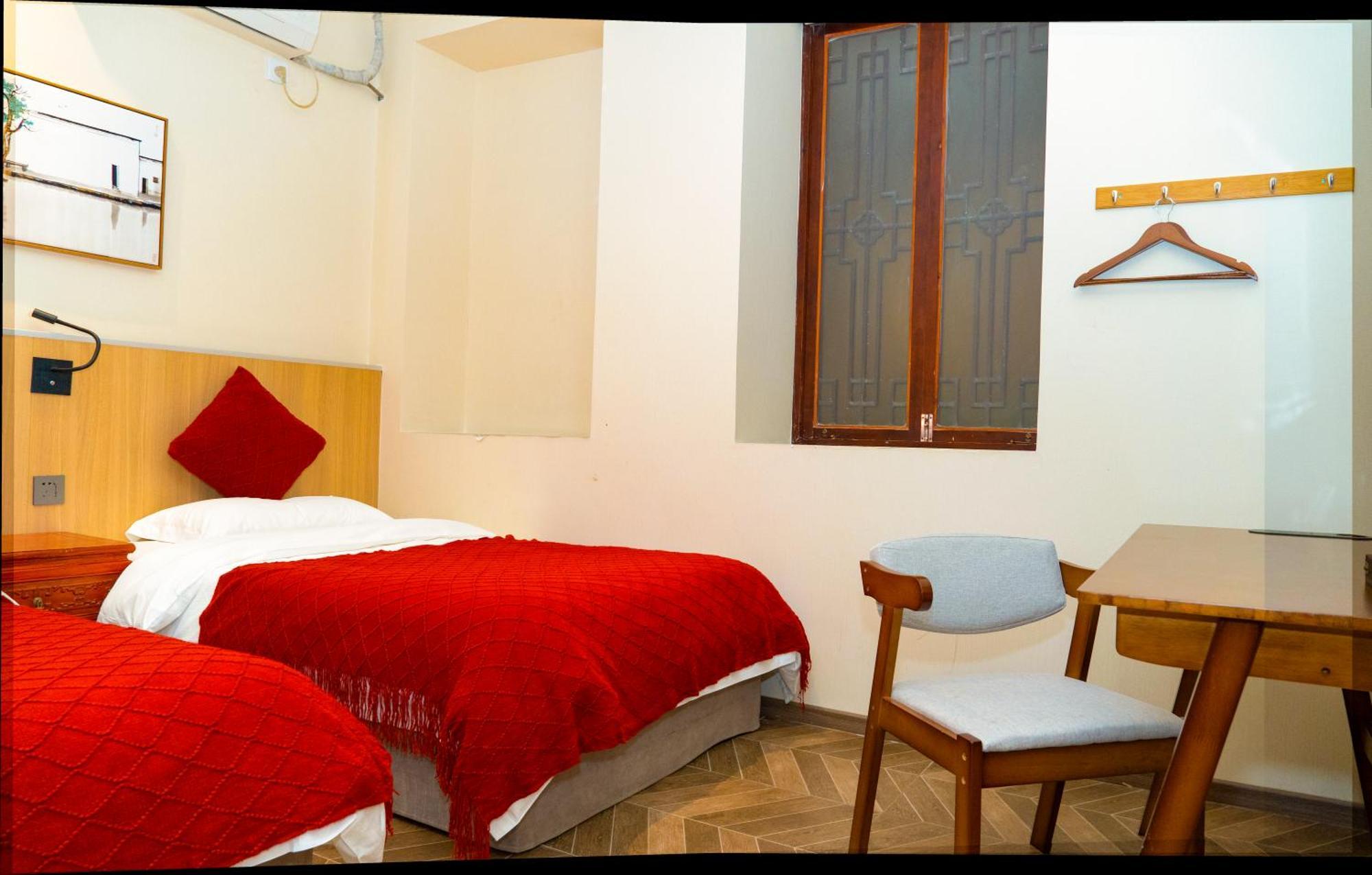 Hyde Courtyard Hotel 3*