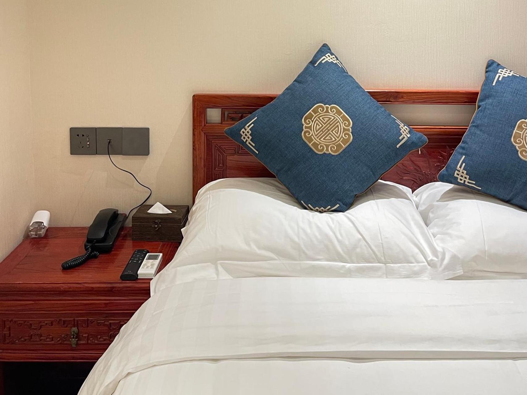 Hyde Courtyard Hotel 3*