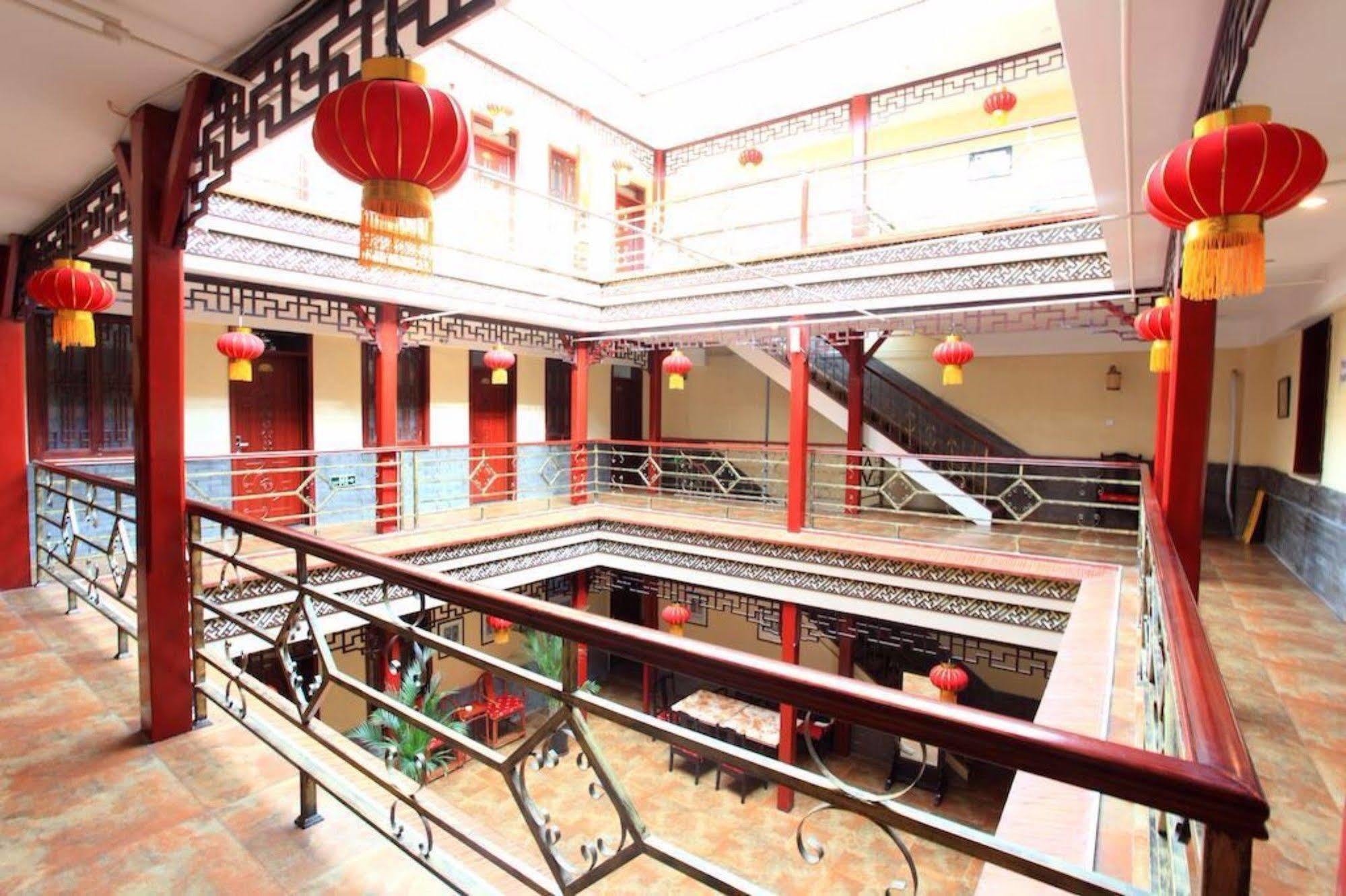 Hyde Courtyard 3*