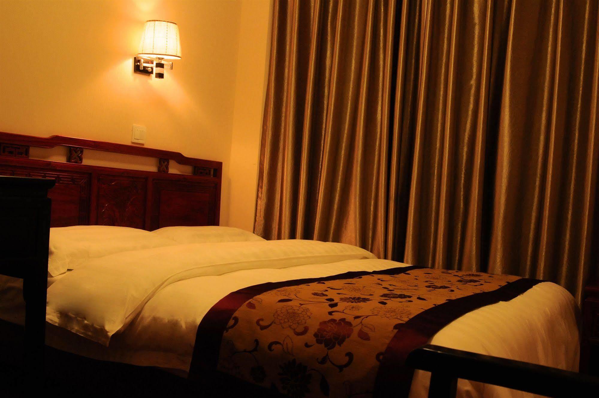 Hotel Hyde Courtyard 3*